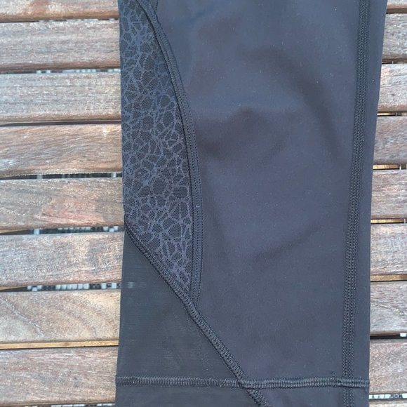 Lulu Lemon Black Mesh Panel Leggings - Picture 2 of 9
